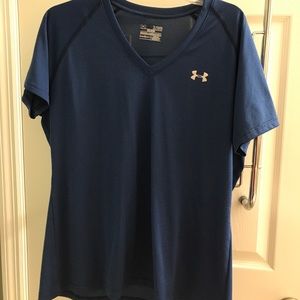 Under Armour Women’s v-Neck shirt